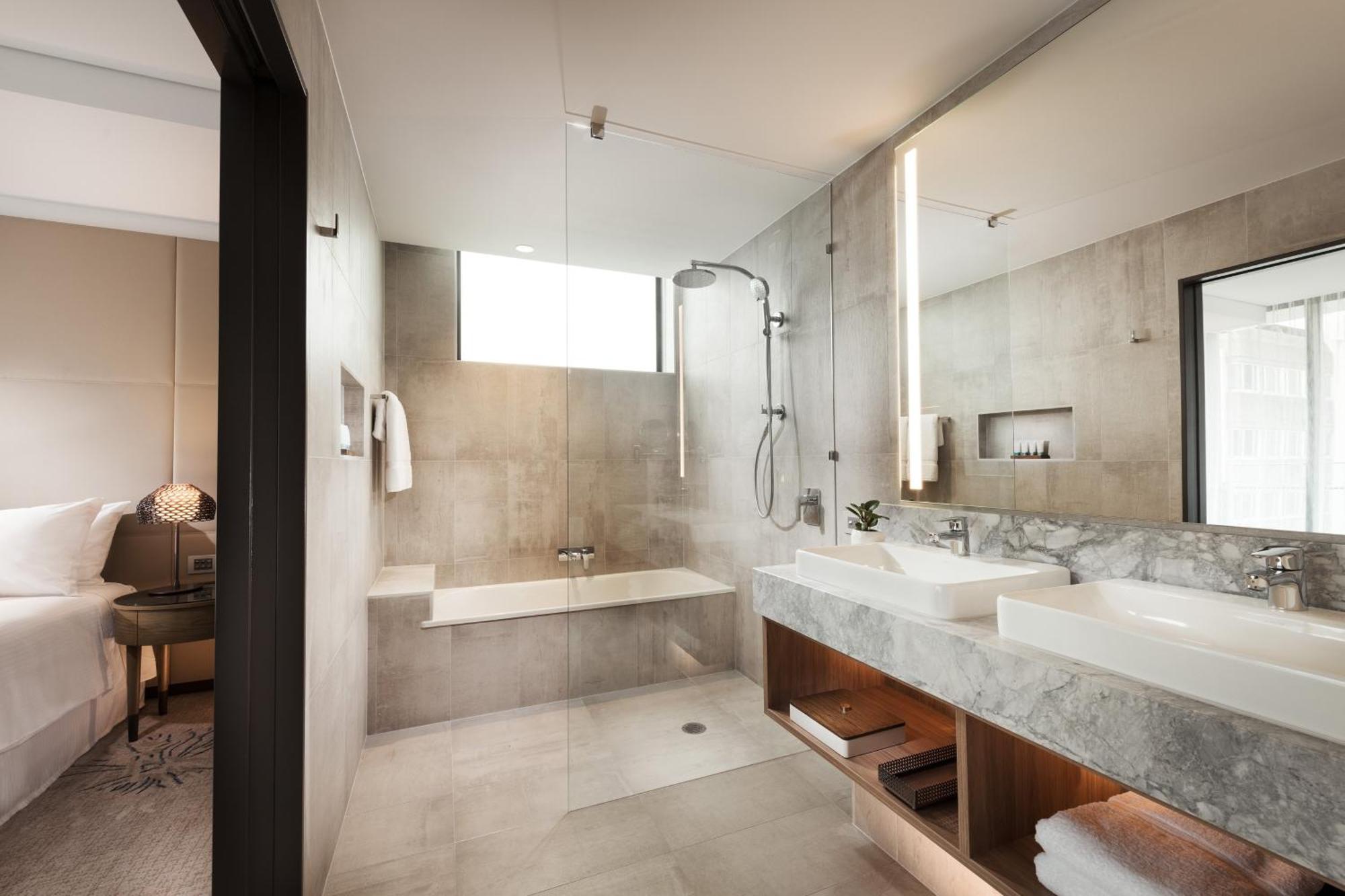 Premium Renewal King Suite Balcony City View
